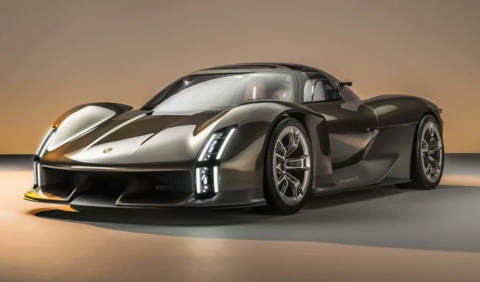 Porsche introduced the concept car Mission X (6 photos)
