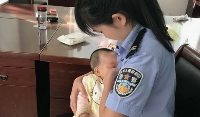 Women in China stopped breastfeeding (6 photos)