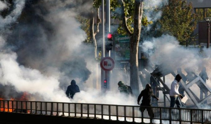 Забастовка во Франции (30 фотографии)