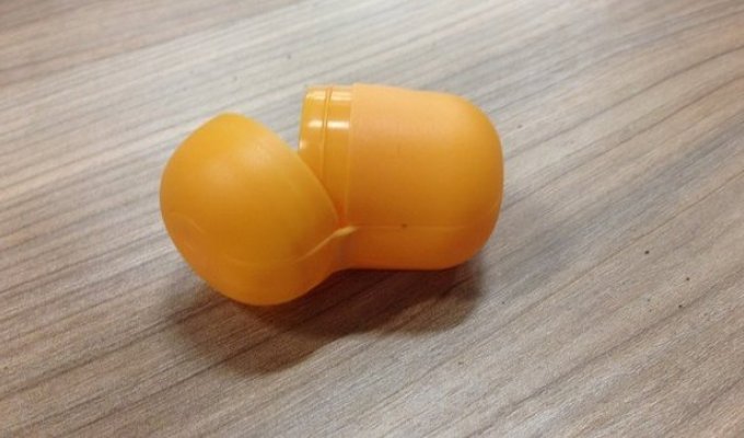 Незвичайна робота з яйця від кіндер-сюрпризу (9 фото)