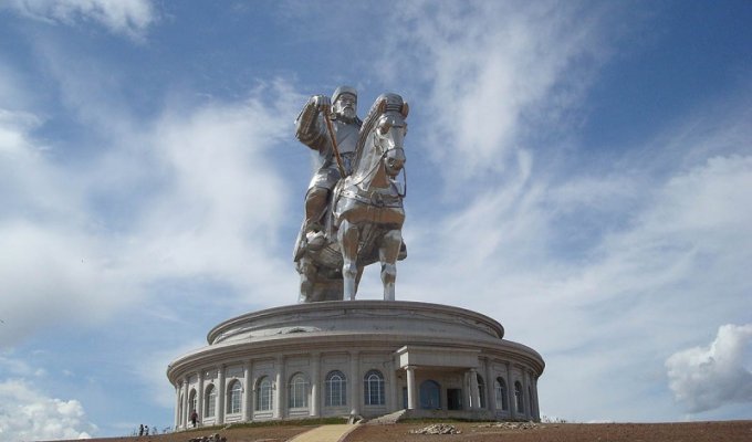 Статуя Чингисхана (11 фото)
