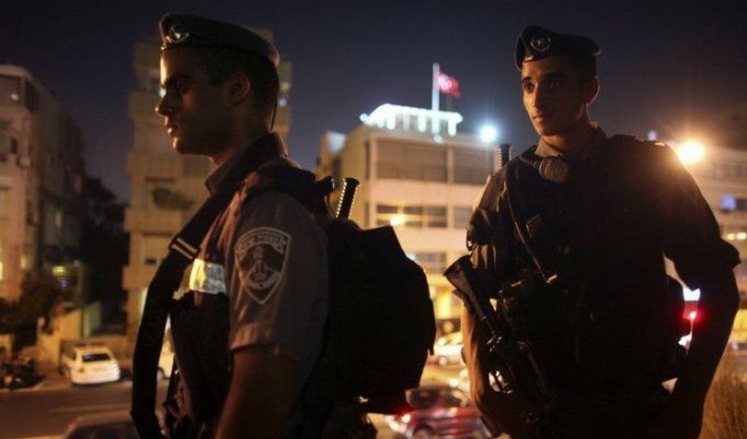 Попытка захвата посольства Турции в Тель-Авиве (16 фото)