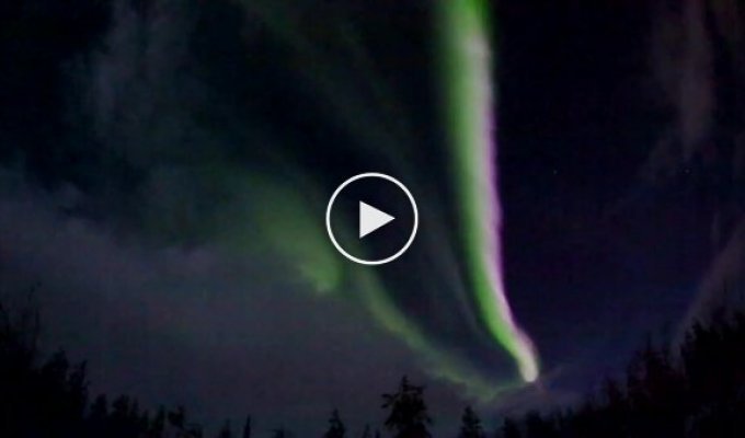 Житель Мурманска снял на видео полярное сияние
