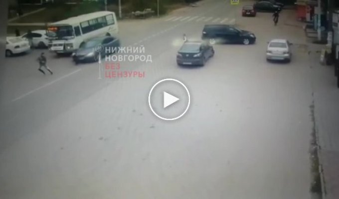 В Нижегородской области дети бросились под машину и получили ушибы