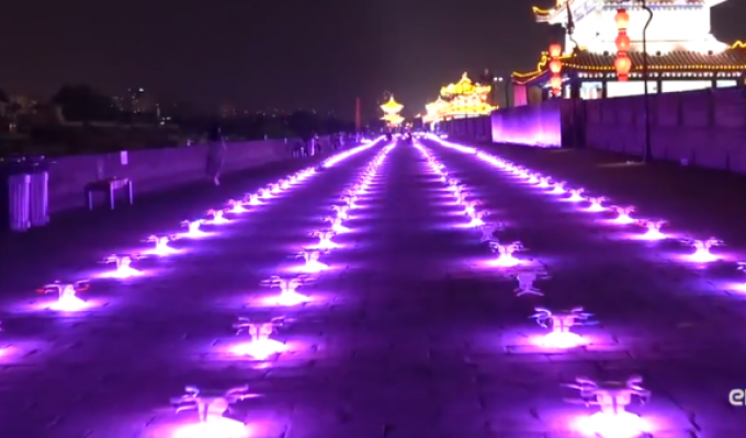 Эффектное Световое шоу с 1374 дронами в Китае (4 фото + 1 видео)