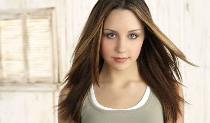 What Amanda Bynes, a popular actress of youth films in the 2000s, looks like today (7 photos)