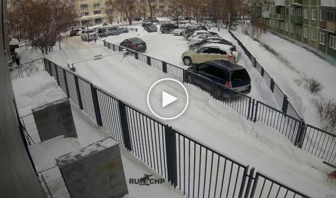 Грабители отняли пакет с 15 миллионами рублей у новосибирского бизнесмена