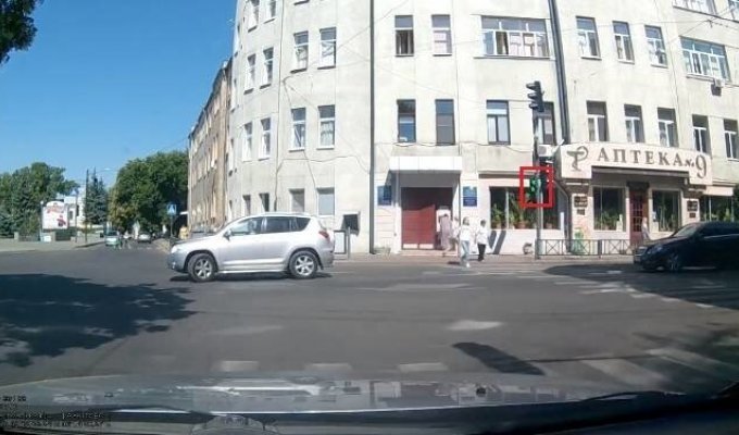Пьяный марокканец на «Volkswagen» покалечил пешехода (3 фото + 1 видео)
