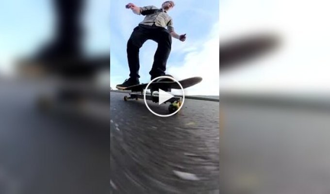 Скейтборд на магнитной подвеске