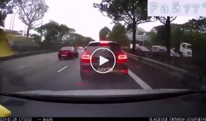 It's raining mopeds today: a Cayenne hit motorcyclists twice