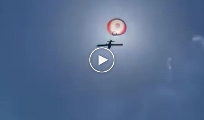 Parachute saves the pilot