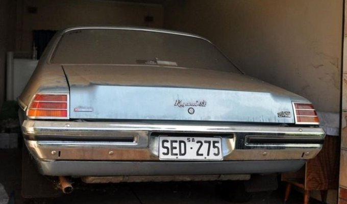 Holden Kingswood HZ 1979 г.в. нашли в гараже с пробегом 998.2 км (25 фото)