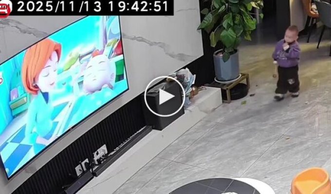 Великий екран проти маленького молотка