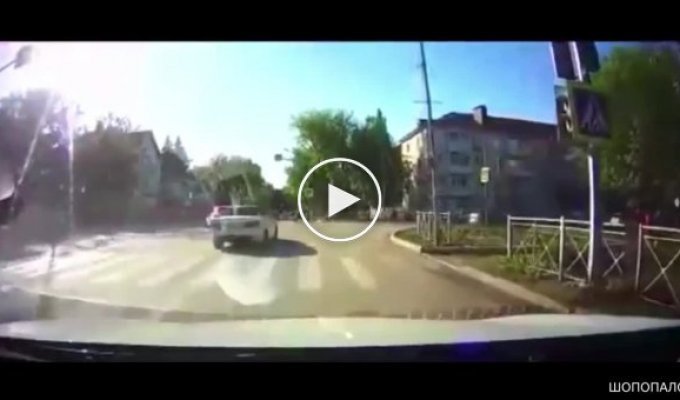 В Татарстане у водителя случился приступ эпилепсии и он сбил двух пешеходов