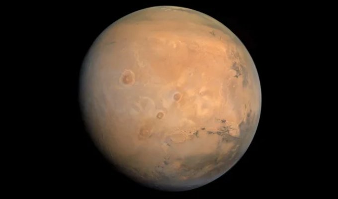 Загадочные впадины Марса: что скрывается под поверхностью Красной планеты? (3 фото)