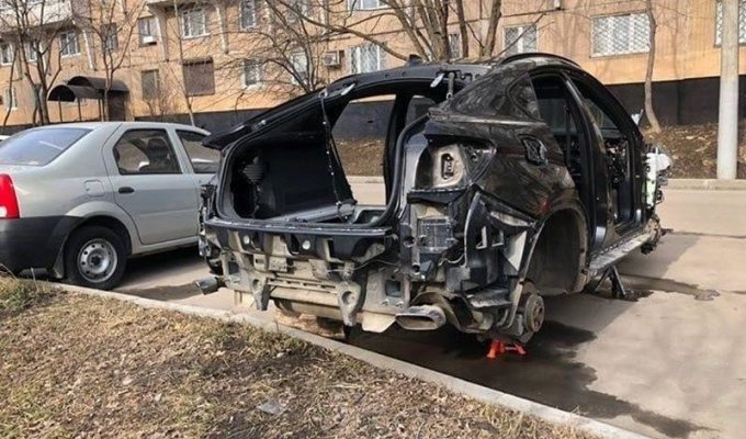 В Москве за одну ночь злоумышленники разобрали BMW Х6 (6 фото)