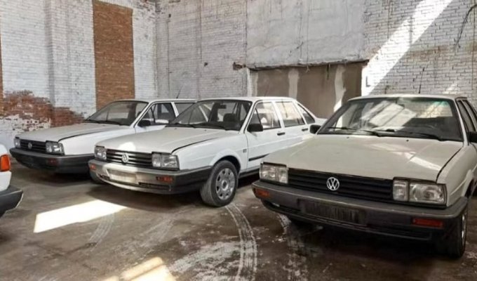 New Volkswagen sedans from 10 years ago were found in China (6 photos)