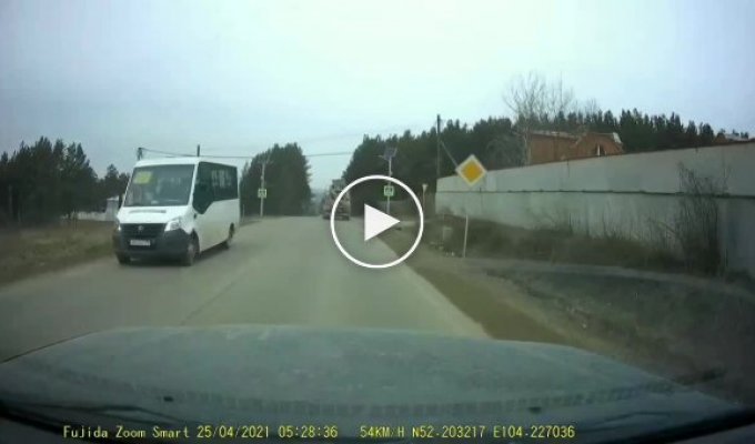 Под иркутском разбился водитель автобетоносмесителя