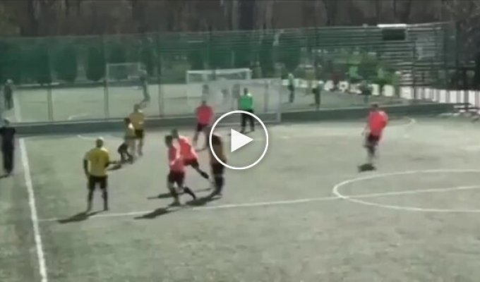 Харьковских футболистов обстрел застал во время игры