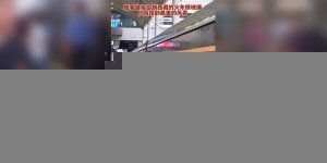 Зачем пассажиры китайского поезда моют окна в вагонах перед поездкой