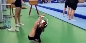 Wow! Girl shows what she learned in gymnastics lessons