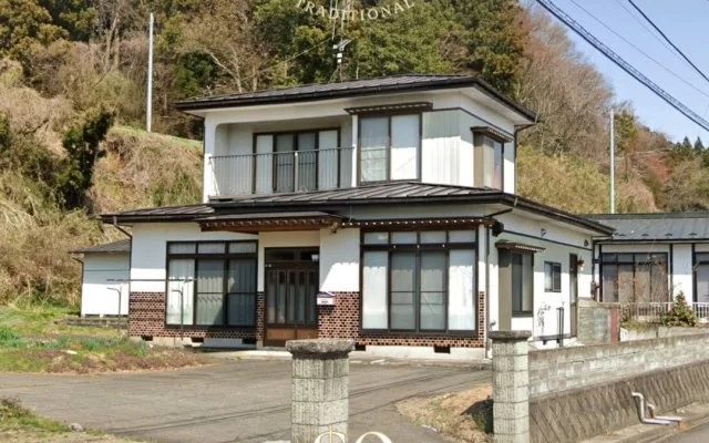 В Японии совершенно бесплатно отдают двухэтажный дом на 120 квадратов (6 фото)
