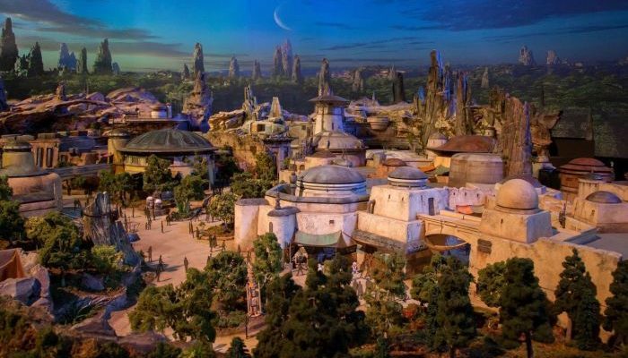 Парк развлечений «Star Wars Land» от компании Disney (6 фото)