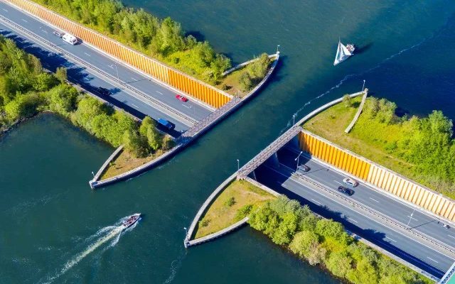 Акведук в Велювемере (3 фото + видео)