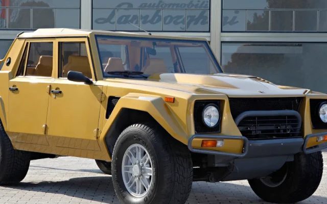 Внедорожник от Lamborghini (8 фото)