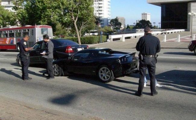 Авария Тесла Роадстер (Tesla Roadster) (6 фото)