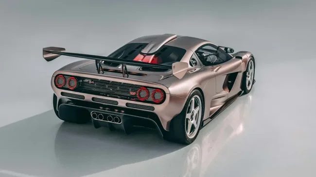 Создатель McLaren F1 представил два новых суперкара с V12 (20 фото)