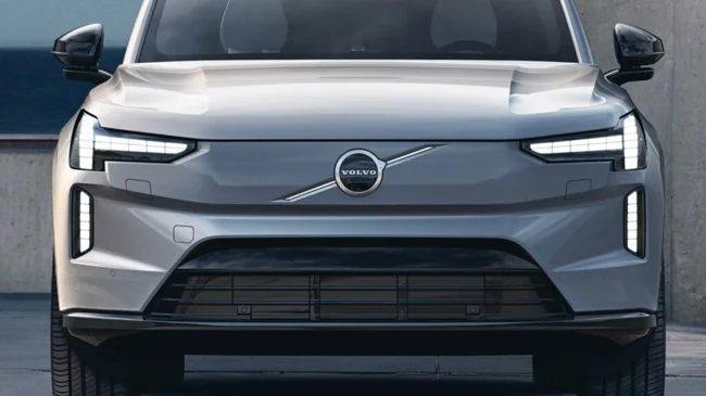 Volvo значительно усовершенствовала свой электрический автомобиль с тремя рядами сидений (4 фото)
