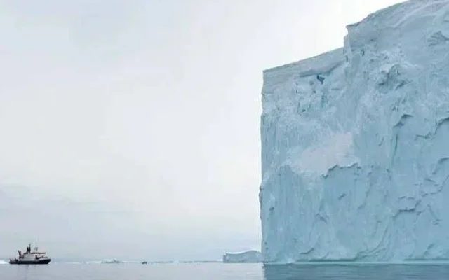 Ледник «Судного дня» начал движение (3 фото)