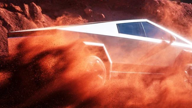 Даже американские военнослужащие не имеют права управлять Cybertruck в Германии (2 фото)