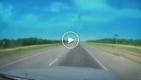 Уверенный разворот на мопеде