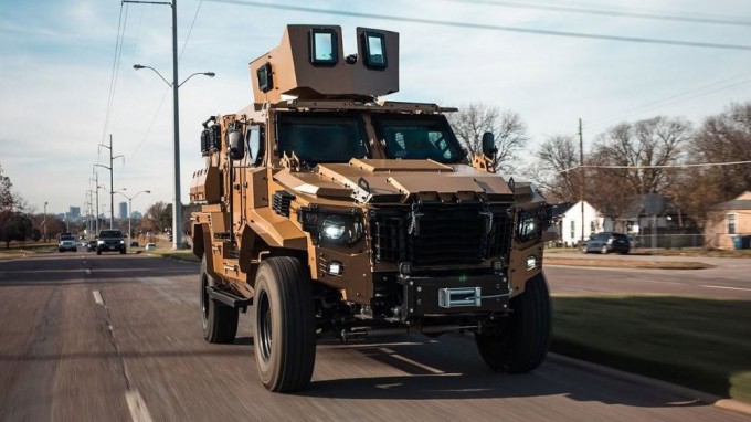 Ford Super Duty превратили в военный броневик для дорог общего пользования (21 фото)