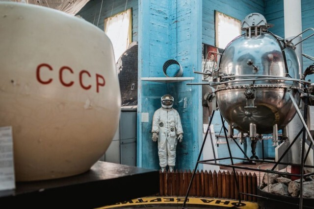 Уникальный Музей космонавтики внутри церкви (9 фото)