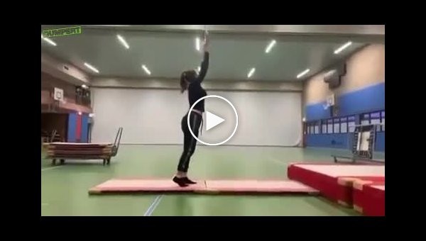 Training for a novice acrobat using a course from the Internet
