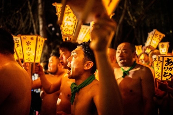 The Japanese cancel the naked festival because the population is too old (7 photos)