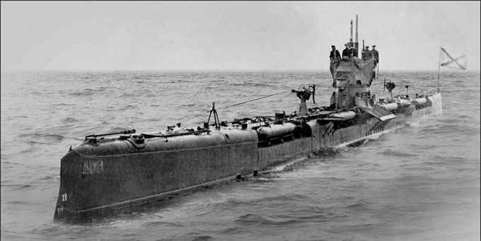 How to put a torpedo into a submarine (23 photos)