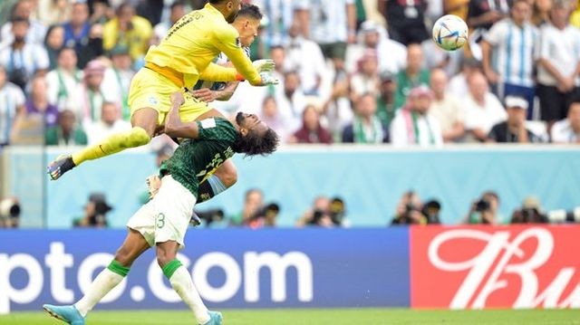 Saudi goalkeeper Al-Owais inflicted a terrible injury on his defender in a match with Argentina (5 photos + video)