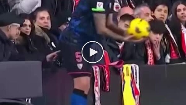 Footballer Lucas Ocampos from Seville became the victim of the most curious fan in Spain