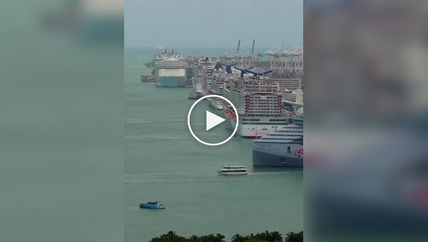 Круизные лайнеры покидают порт Форт Лодердейл